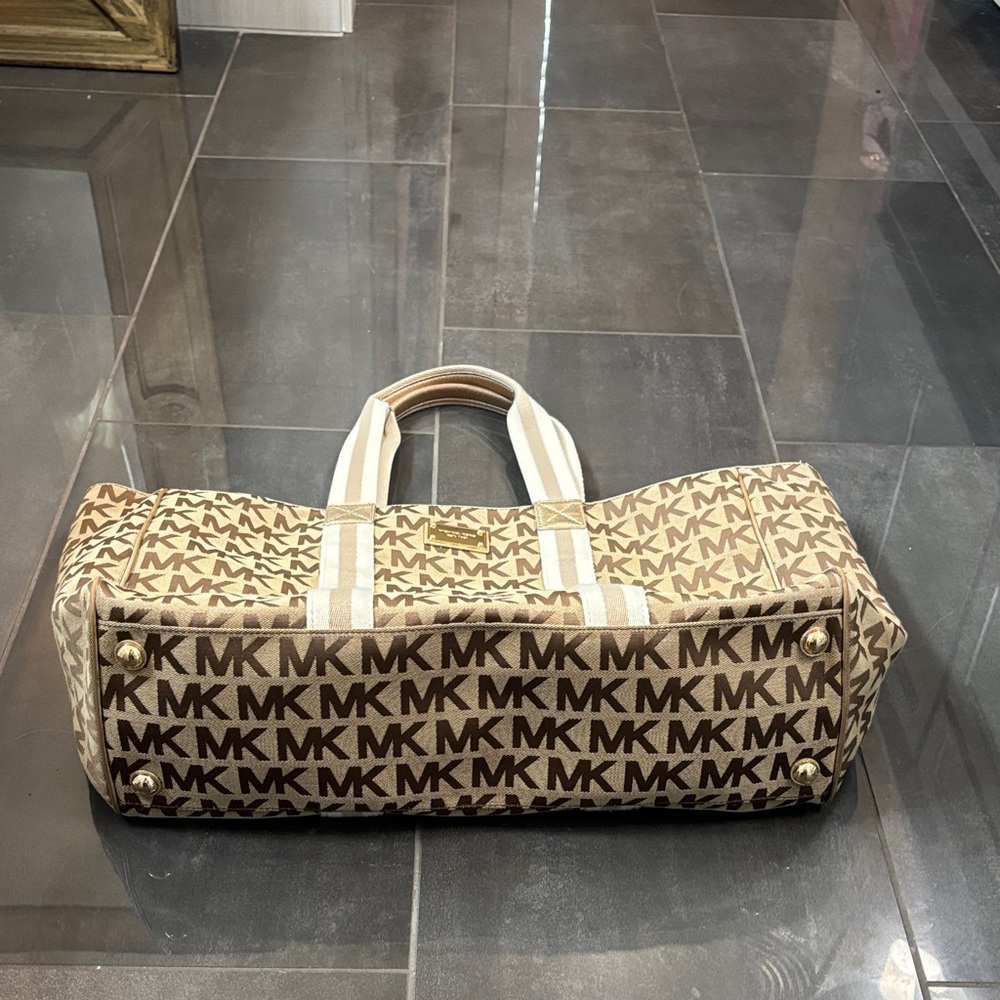 Michael Kors Tan and Cream Logo Tote - Picture 3 of 17